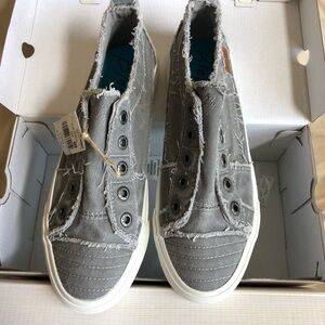 NIB Blowfish women’s ‘light grey hipster smoked twill’ canvas shoes 9.5 keds